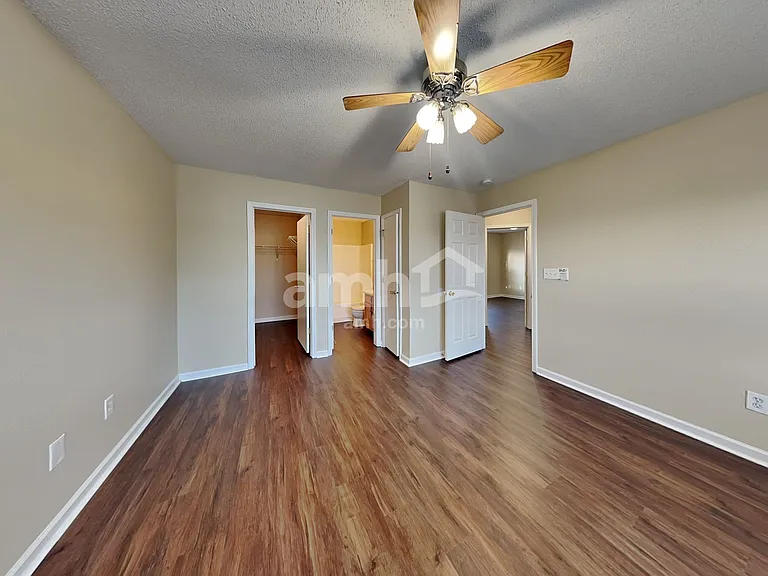 1685 Willowview Ln — Photo 9