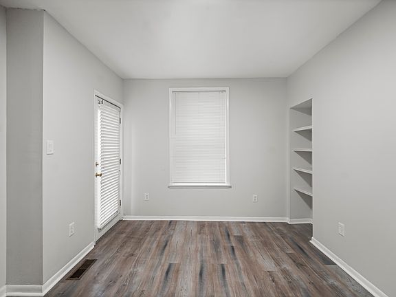 4th image of 833 N Washington St #1R
