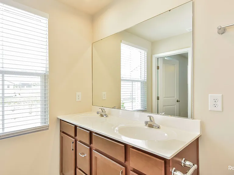 3232 Haskell Ln — Photo 10