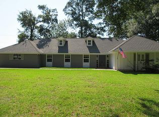 400 Rolling Wood Rd, Baytown, TX 77520