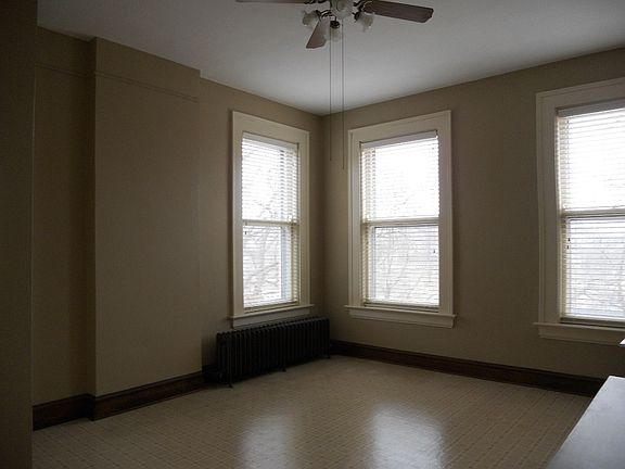 Living Room / Kitchen