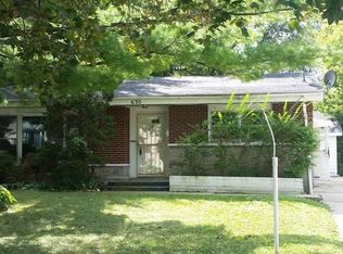 630 N View St, Aurora, IL 60506