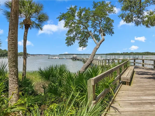 6 Village North Dr APT 117, Hilton Head Island, SC 29926