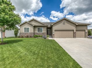 19302 L St, Omaha, NE 68135