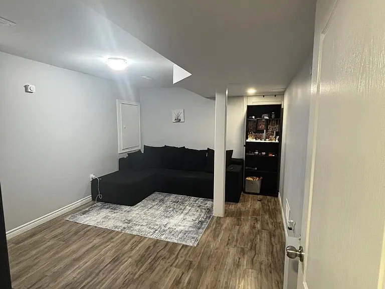 16 Truro Cir — Photo 3