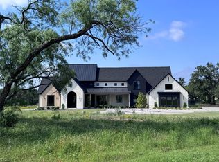 250 Hawthorne Ln, Spicewood, TX 78669