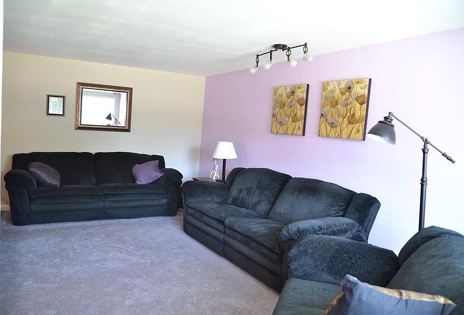 1st image of 58 Caprice Dr