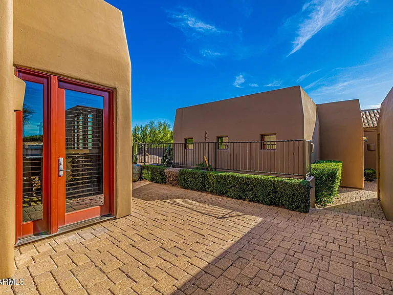 8406 E Calle Buena Vis — Photo 75