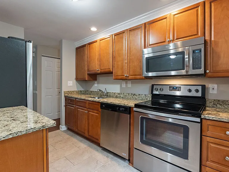 8454 Rippled Creek Ct — Photo 4
