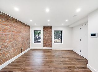 104 Clinton Ave, Brooklyn, NY 11205
