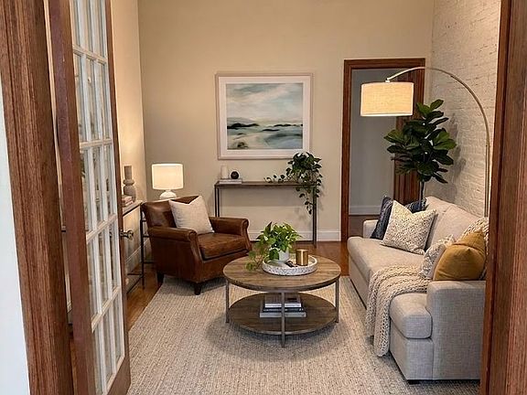 3rd image of 538 44th St #2