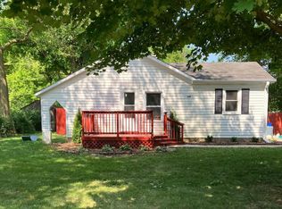 524 Pine Grove Rd, Lakemoor, IL 60051