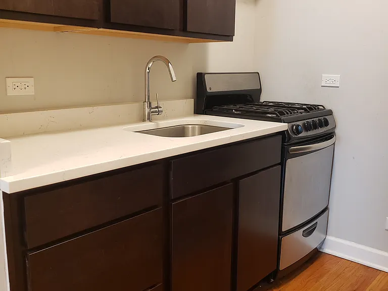 4228 N. Kenmore Avenue — Photo 11