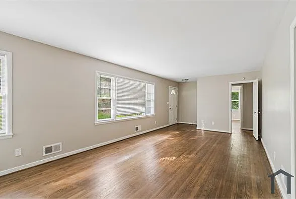 2616 Wood Dr NE — Photo 10
