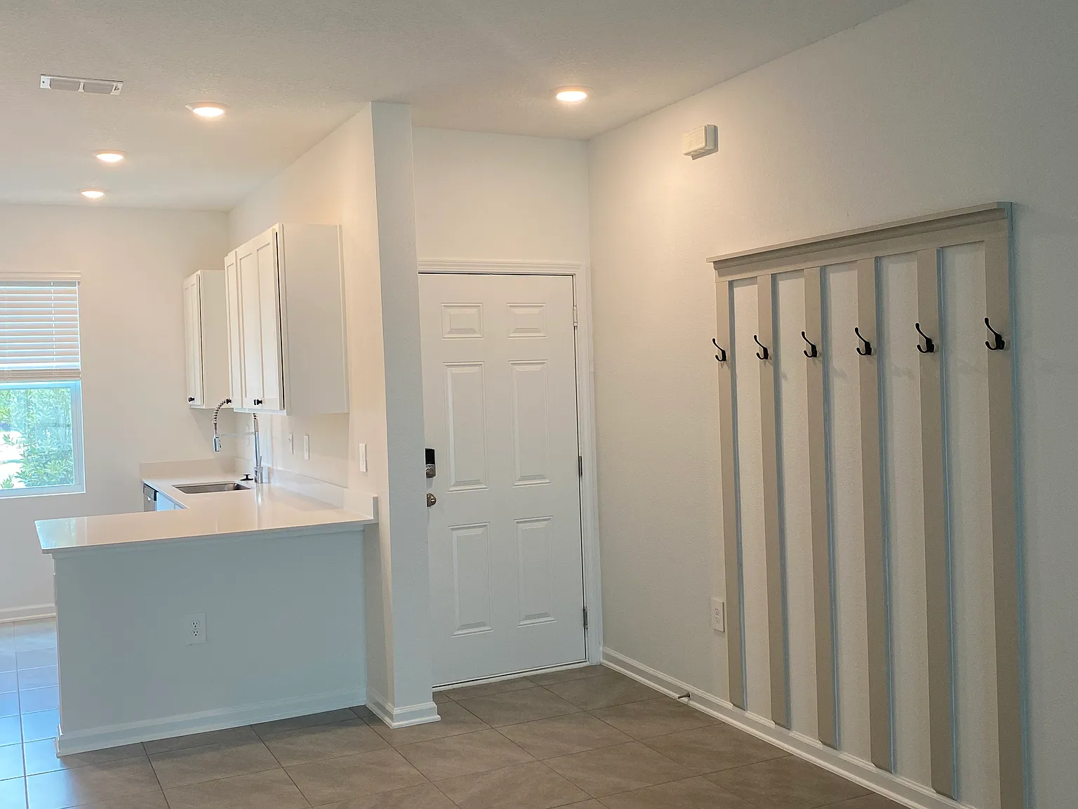 3 bed, 2.5 bath, 1308 sqft, $1,850 — Photo 3
