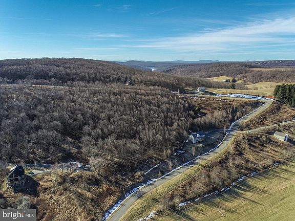 5th image of 34 Daisy Dr