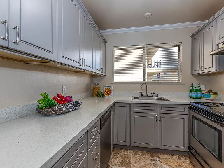 Quail Hill Apartments — Photo 38