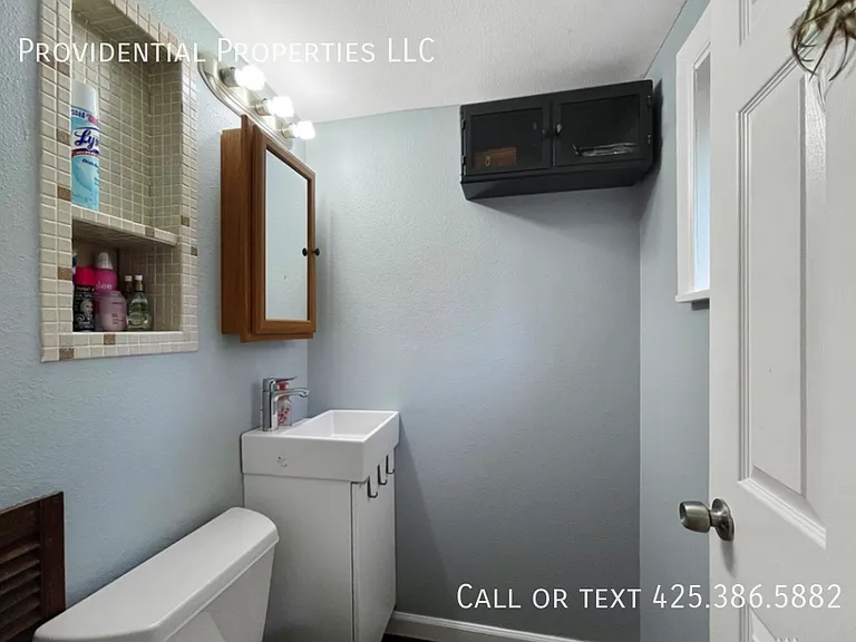 13461 Redmond Way — Photo 4