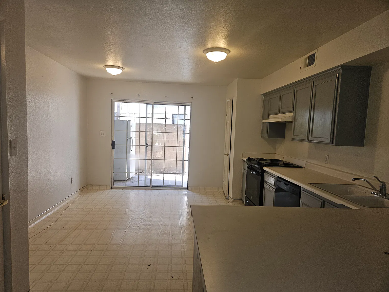 2 bed, $1,350 — Photo 2