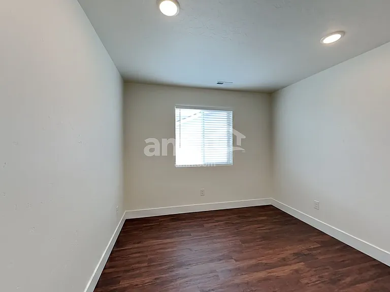 1320 N Alderleaf Ave — Photo 18
