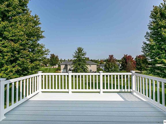 5th image of 203 S Lake Dr