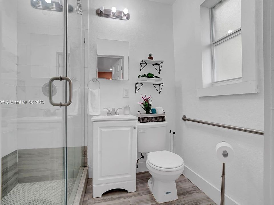 1st image of 55 NE 59th St #5A