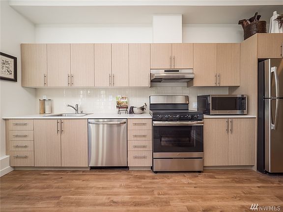 3rd image of 121 12th Ave E Unit 210