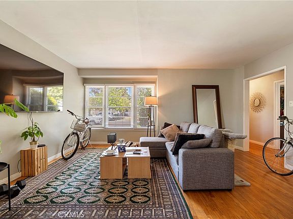 2nd image of 2939 Kelton Ave