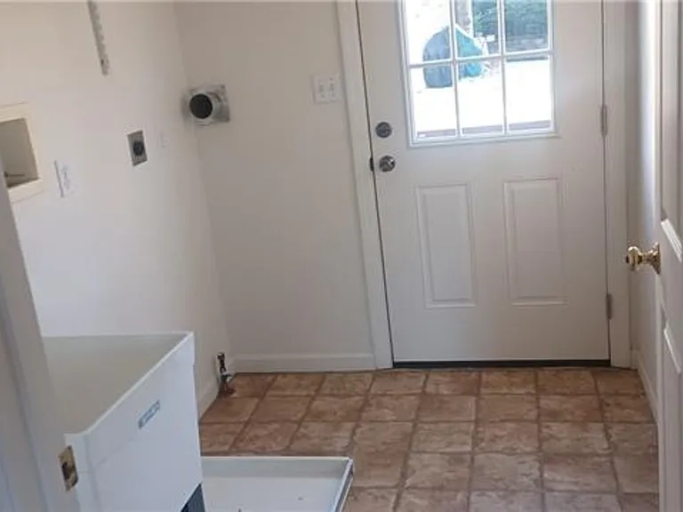 1502 Jennifer Ct — Photo 6