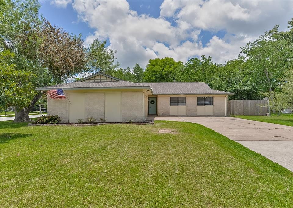 1st image of 401 Ella Ct