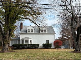 526 Graeser Rd, Saint Louis, MO 63141