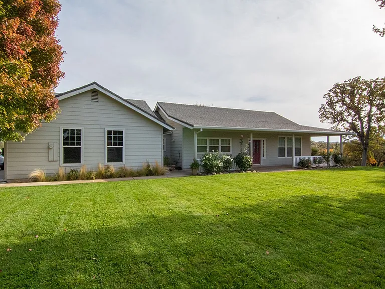 18830 Blythe Way — Photo 4