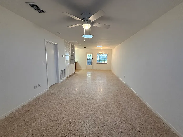 135 W Minnesota Ave #8 — Photo 7