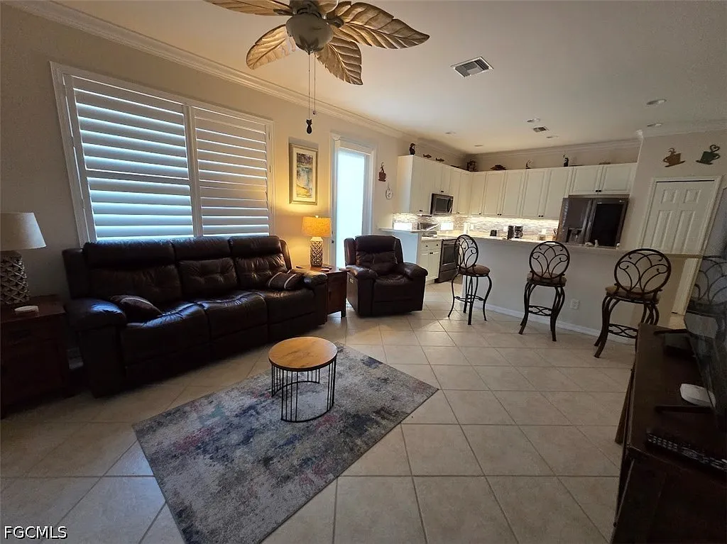 2 bed, 2.0 bath, 1466 sqft, $6,500 — Photo 2