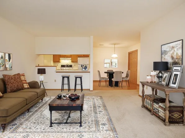 6994 South Rolling Meadows COURT, Oak Creek, WI 53154