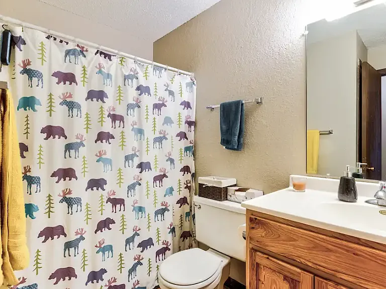 Foot Lake Apartments — Photo 24