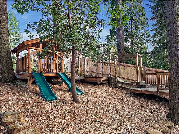 4th image of 4137 151st Ave SE