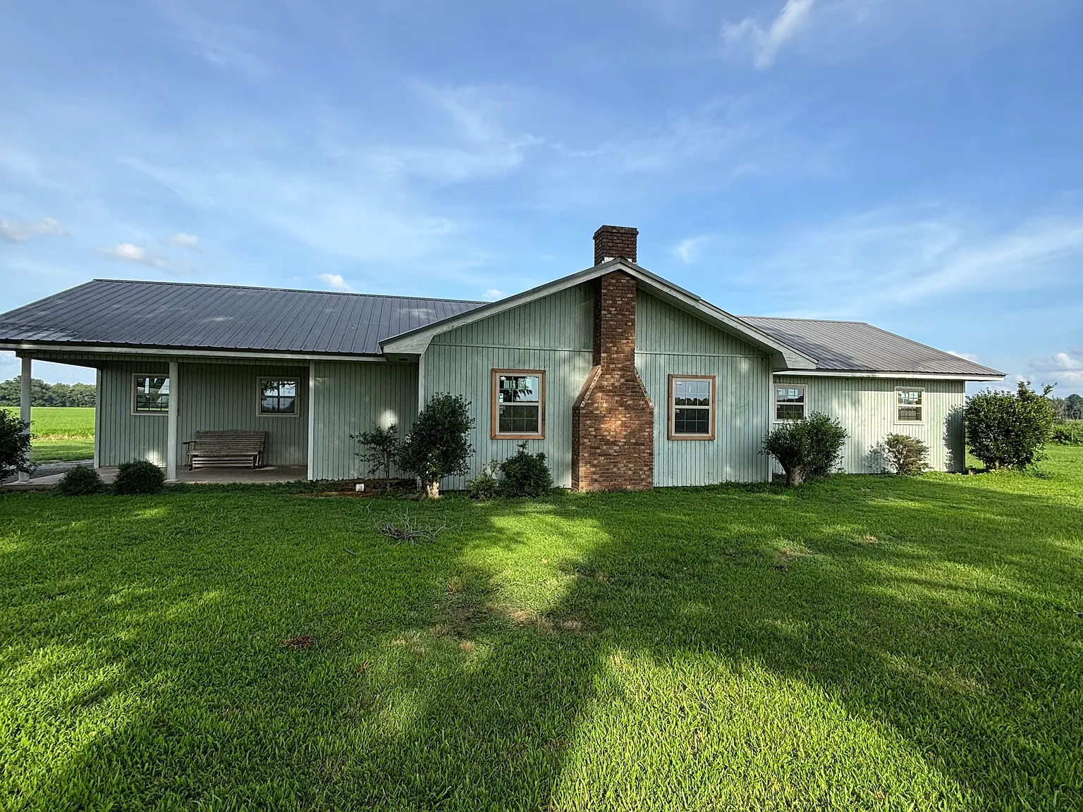 3 bed, $1,400 — Photo 1