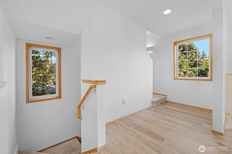 4th image of 23930 100th Avenue W