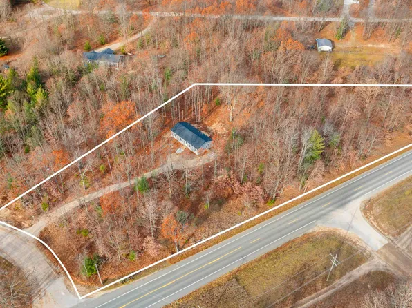 11754 Country Acres Dr, Interlochen, MI 49643