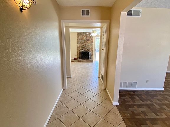 2nd image of 5325 Carousel Dr
