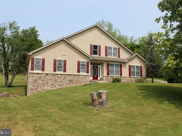 1045 Magazine Rd, Green Lane, PA 18054