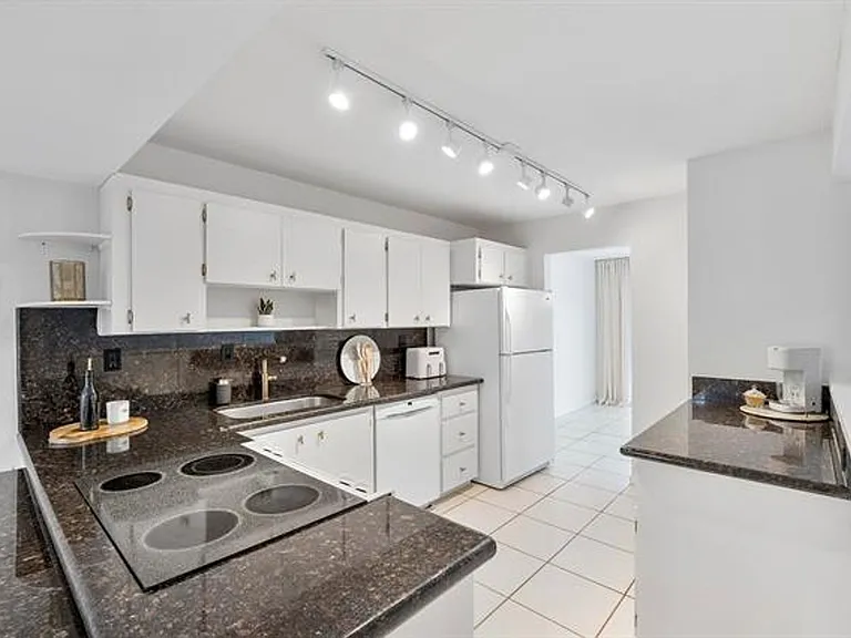 9717 N New River Canal Rd #409 — Photo 15