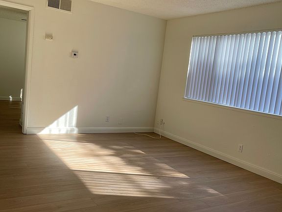 2nd image of 2415 25th St APT 2