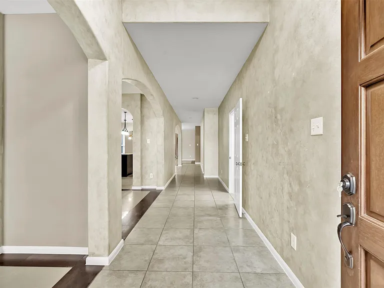 21627 Sierra Long Dr — Photo 4