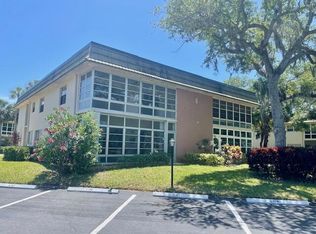 6 Vista Gardens Trl APT 201, Vero Beach, FL 32962