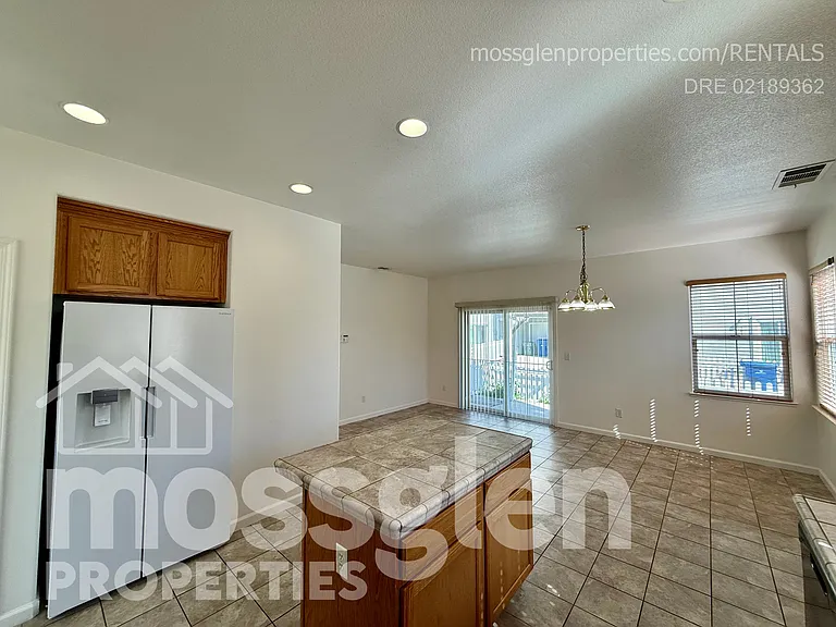 141 Chelwood Ln — Photo 9