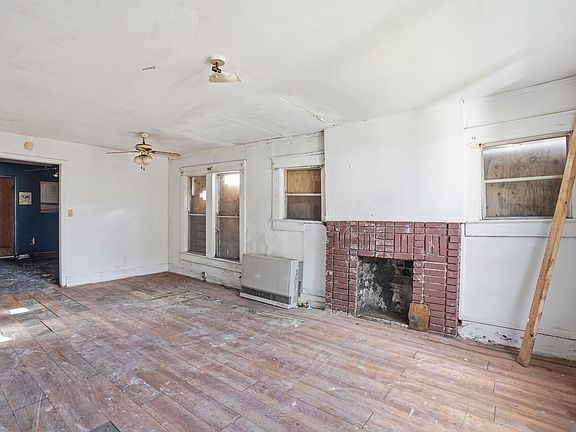 2nd image of 413 Fulton Ave SW