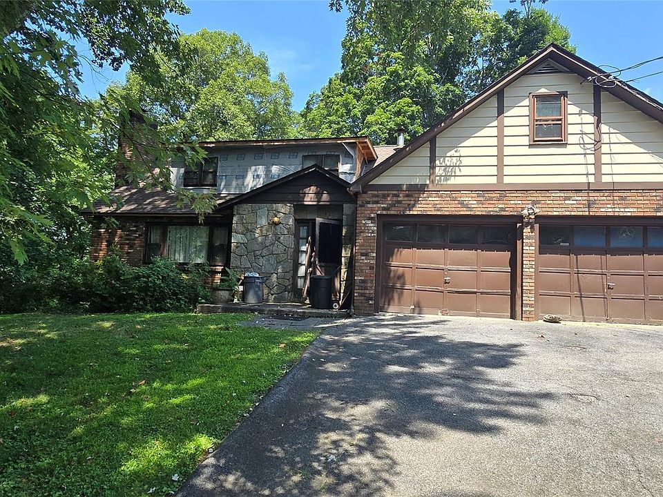 1st image of 11 Deerhaunt Drive