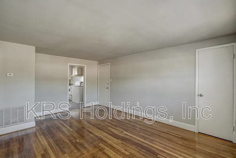 2 bed, 1.0 bath, 875 sqft, $1,195 — Photo 4